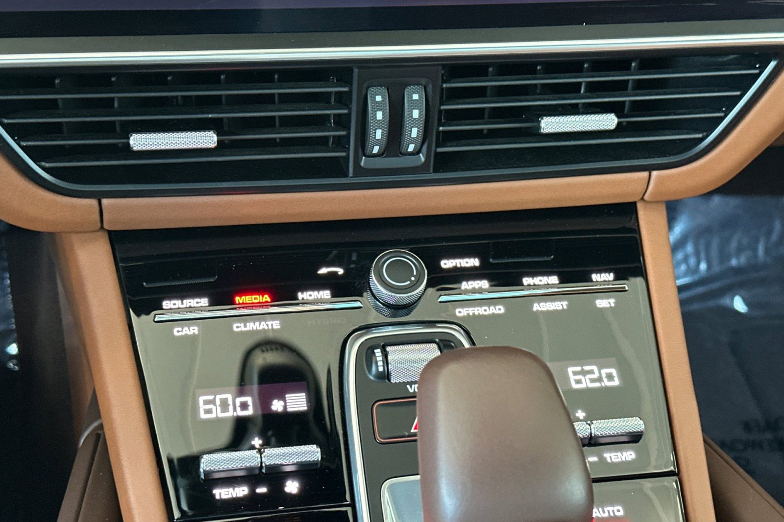 Certified 2023 Porsche Cayenne AWD/4WD image 21