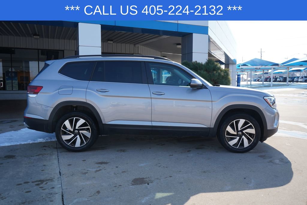 Used 2025 Volkswagen Atlas SE image 9
