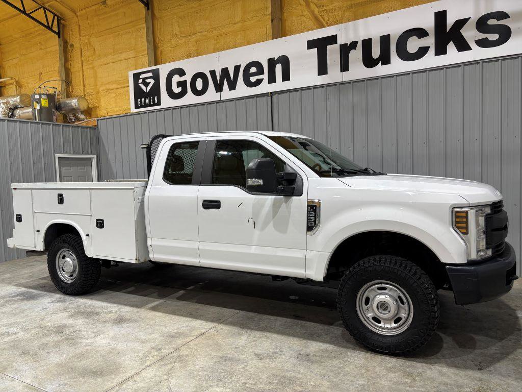 Used 2018 Ford F250 XL w/ Power Equipment Group AWD/4WD image 3