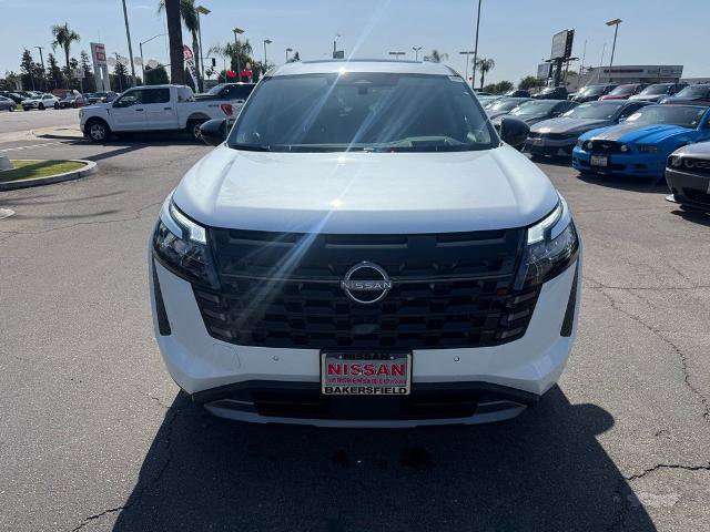 New 2026 Nissan Pathfinder Platinum w/ Cargo Package AWD/4WD image 2