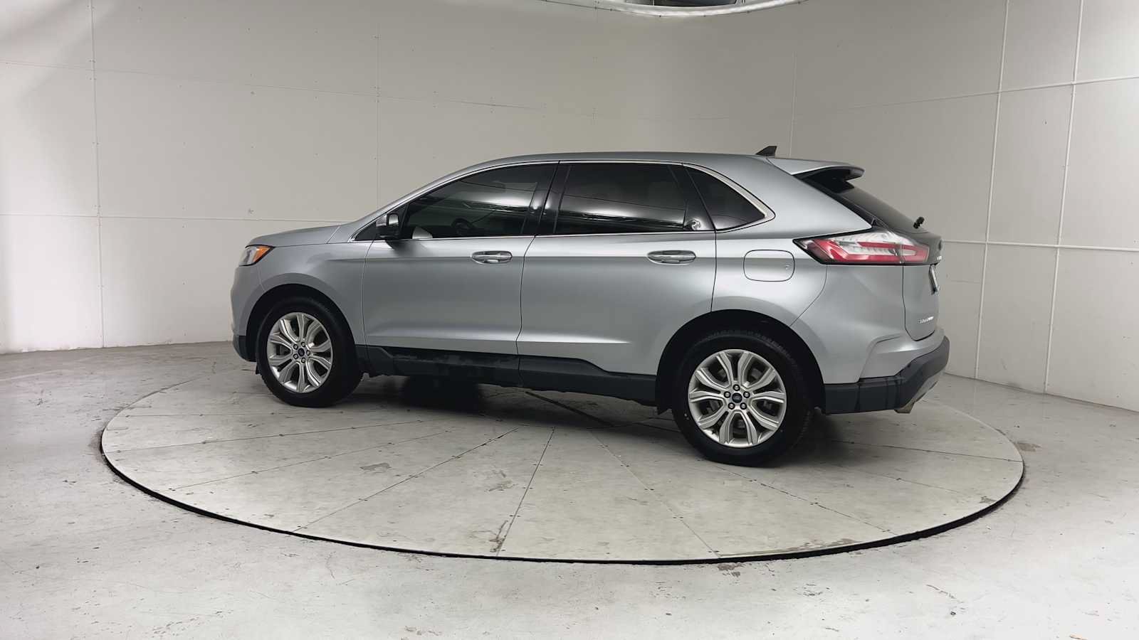Used 2022 Ford Edge Titanium AWD/4WD image 4