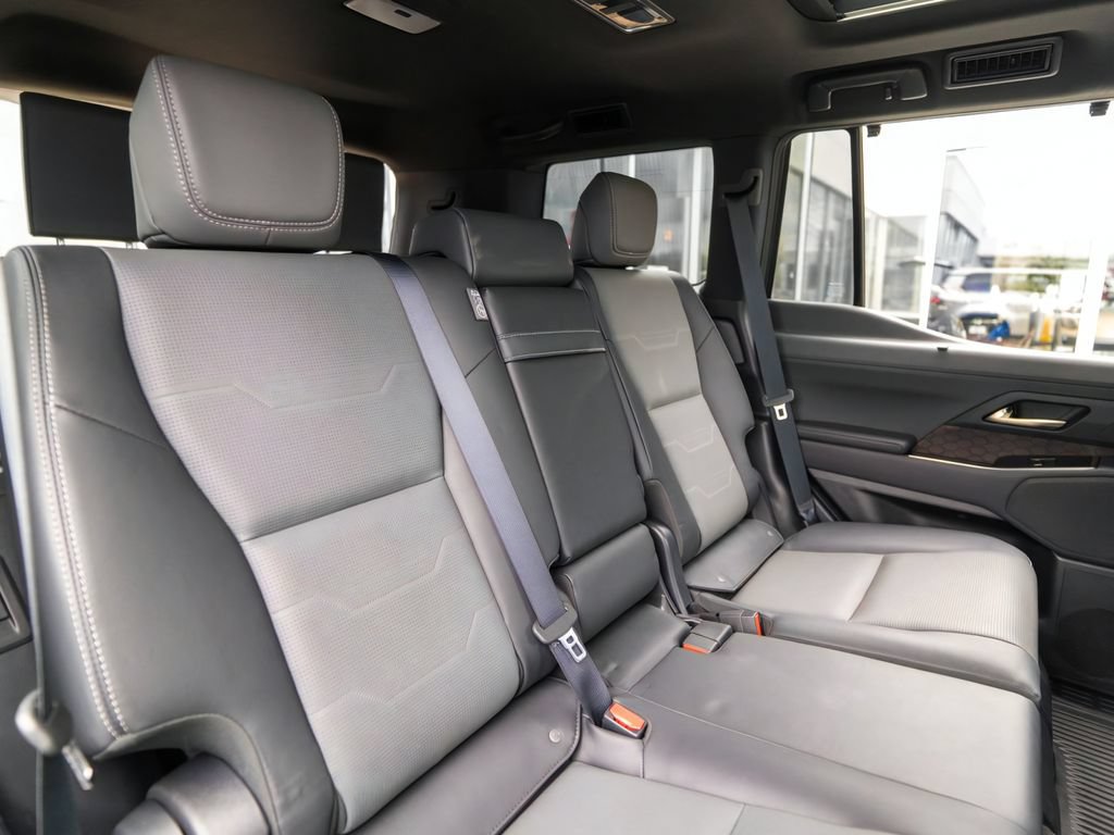 Used 2024 Lexus GX 550 w/ Cold Area Package AWD/4WD image 39