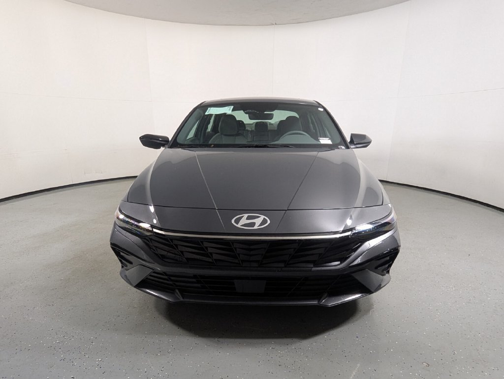 New 2026 Hyundai Elantra SEL Sport Premium FWD image 2