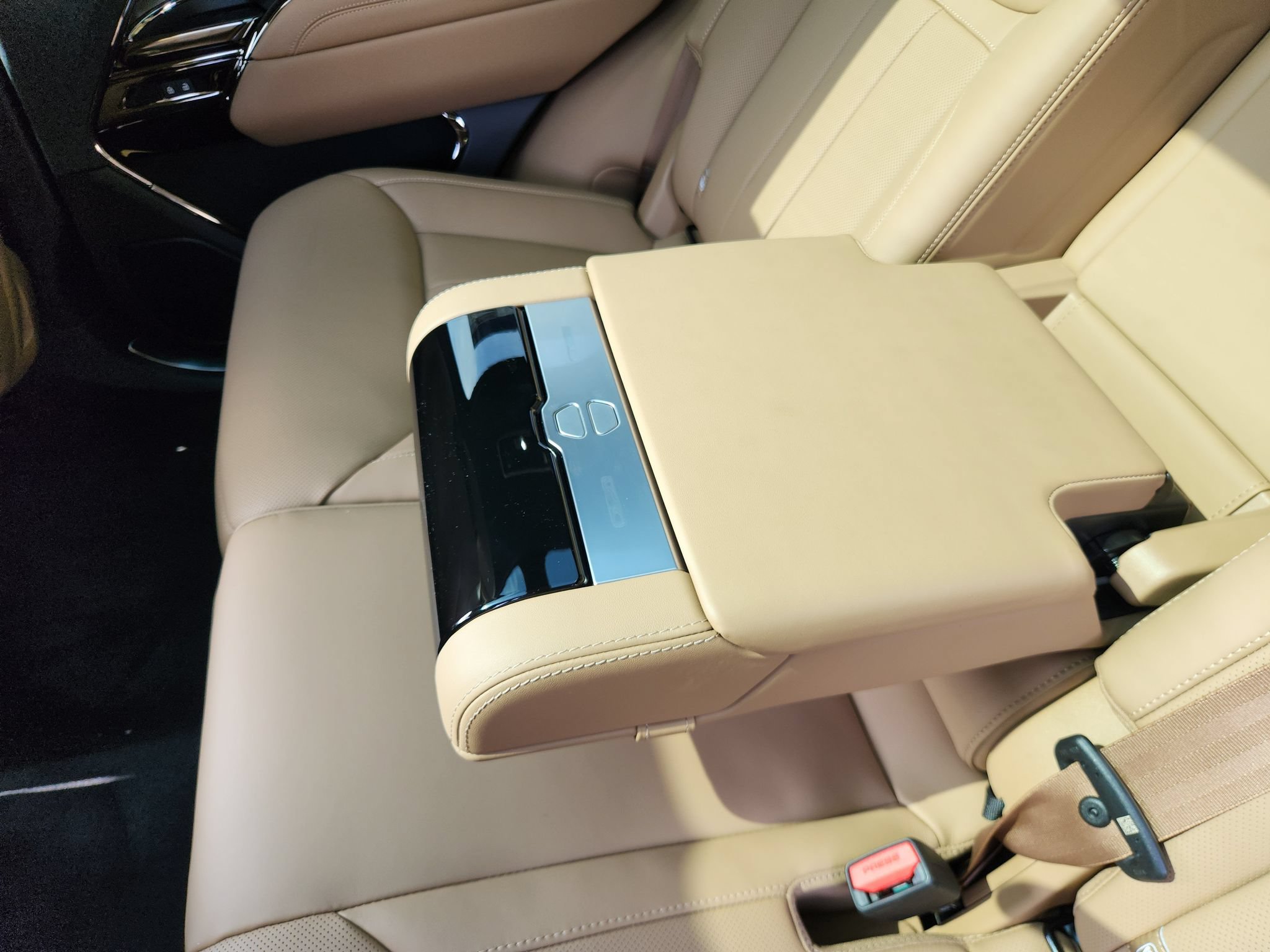 New 2026 Land Rover Range Rover Sport SE AWD/4WD image 13