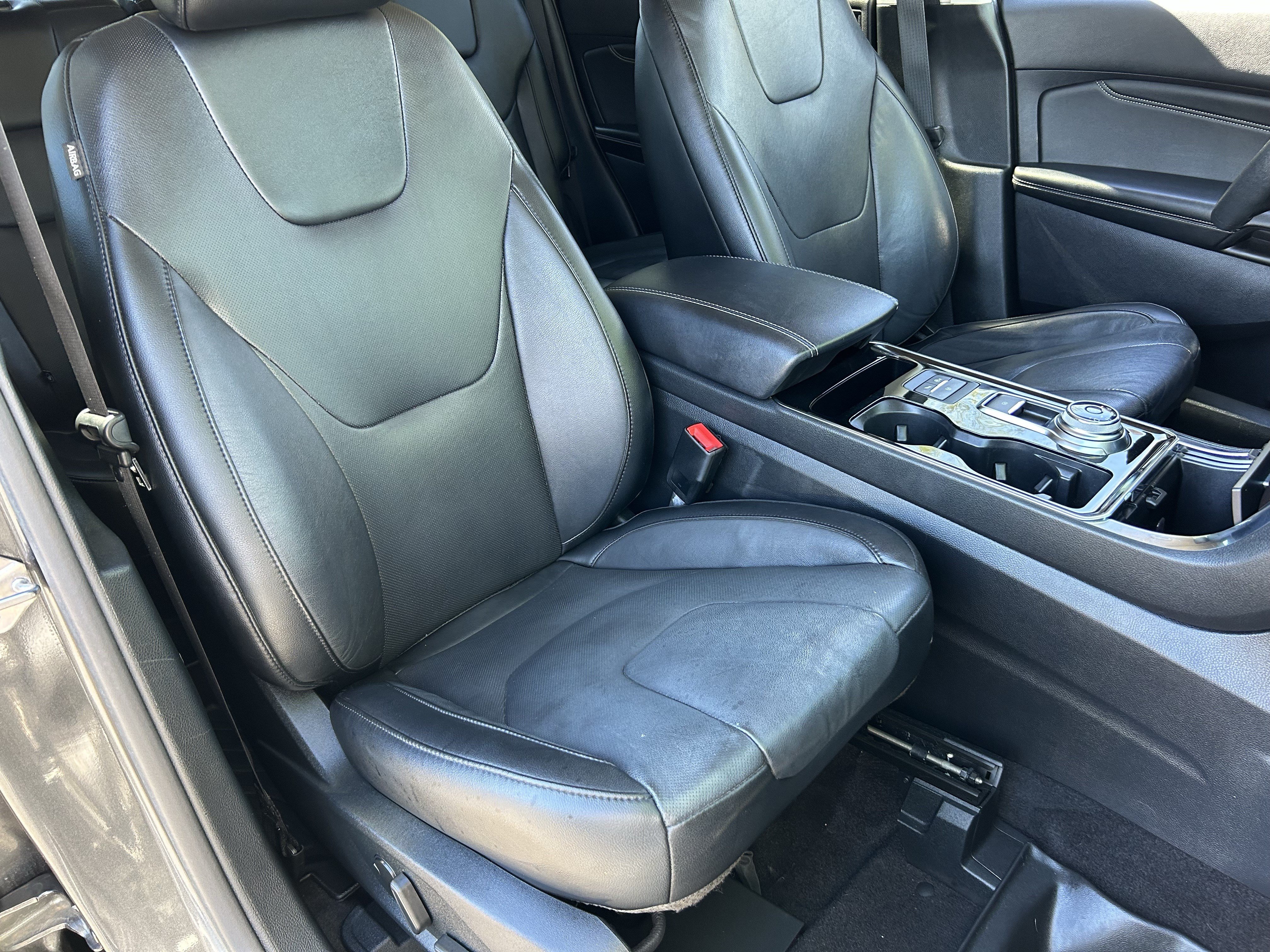 Used 2020 Ford Edge Titanium w/ Equipment Group 301A AWD/4WD image 8