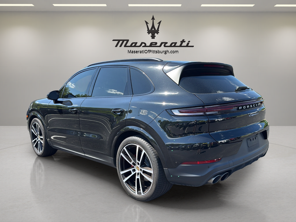 Used 2024 Porsche Cayenne S AWD/4WD image 7