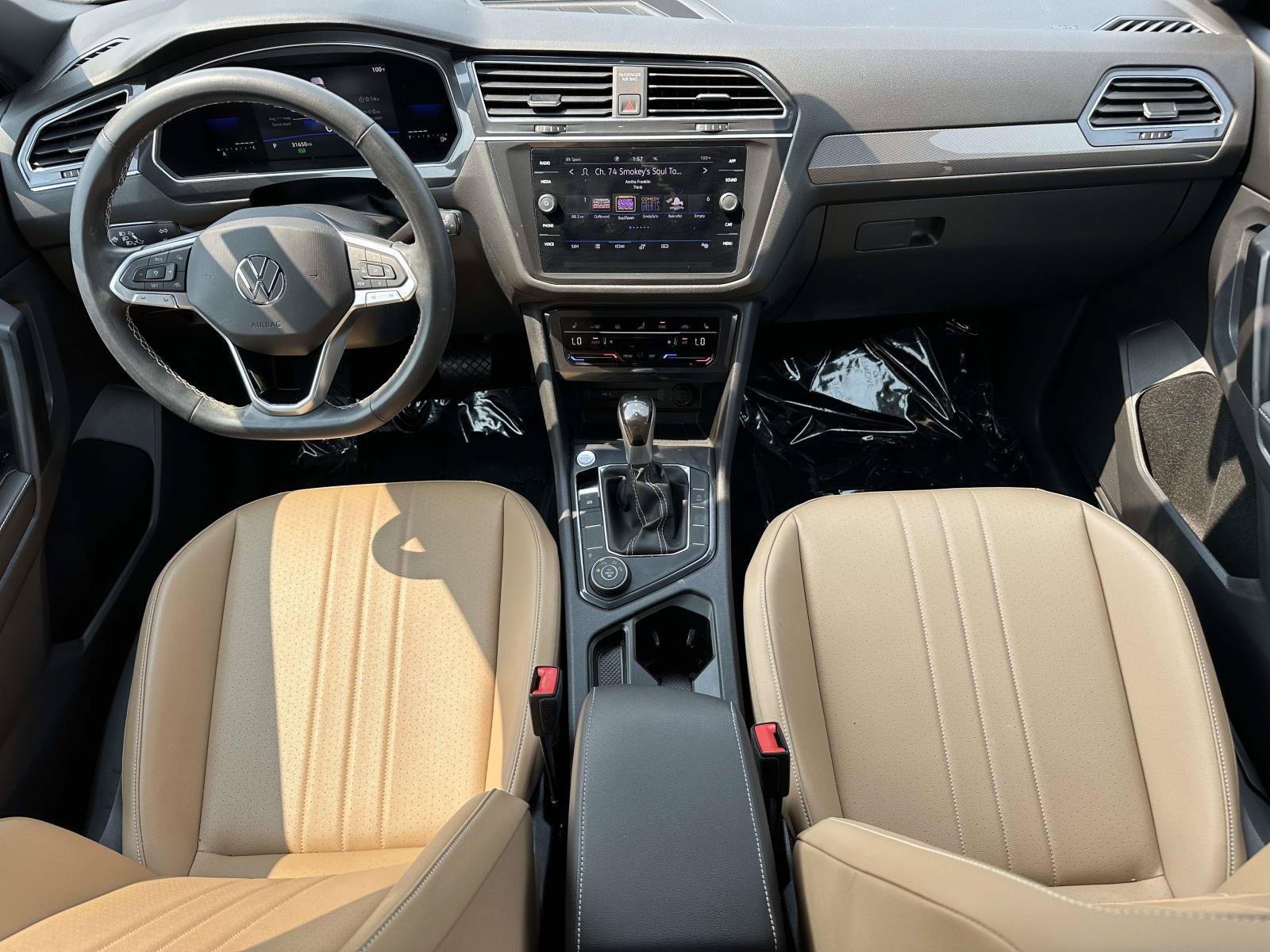 Used 2023 Volkswagen Tiguan SE w/ Panoramic Sunroof Package AWD/4WD image 10