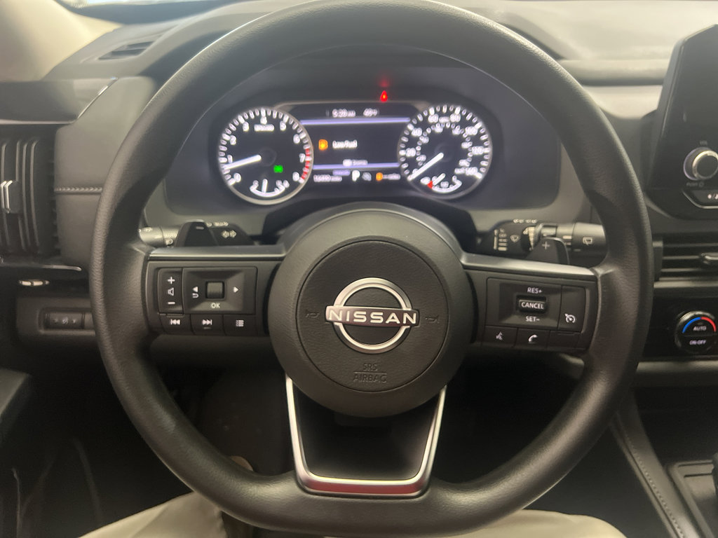 Used 2024 Nissan Pathfinder S image 14