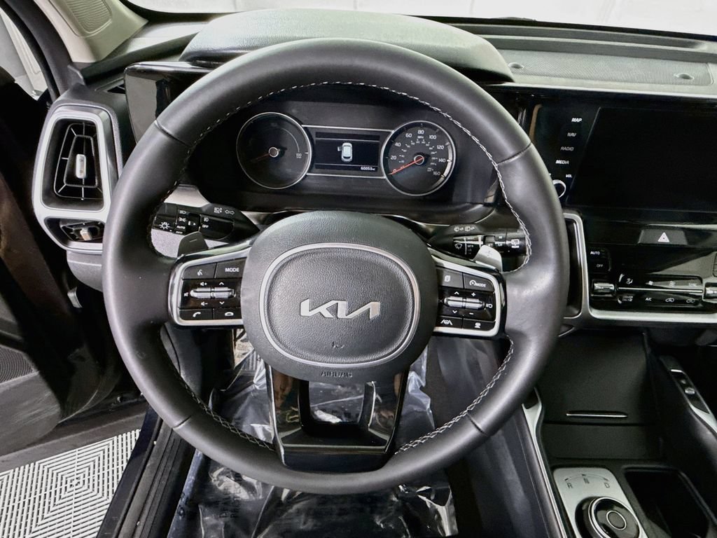 Certified 2023 Kia Sorento EX AWD/4WD image 21