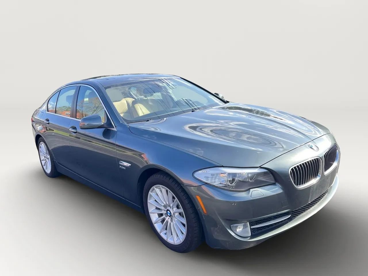 Used 2011 BMW 535i xDrive Sedan image 4