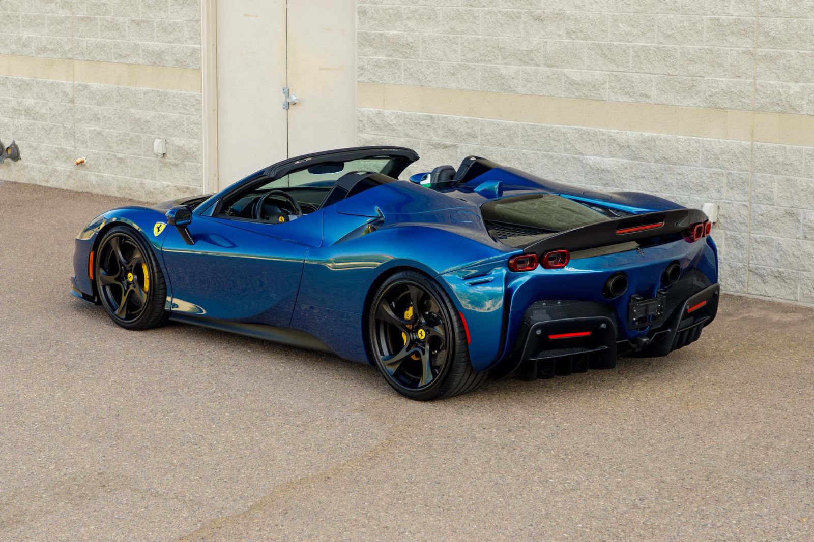 Used 2023 Ferrari SF90 Spider AWD/4WD image 22