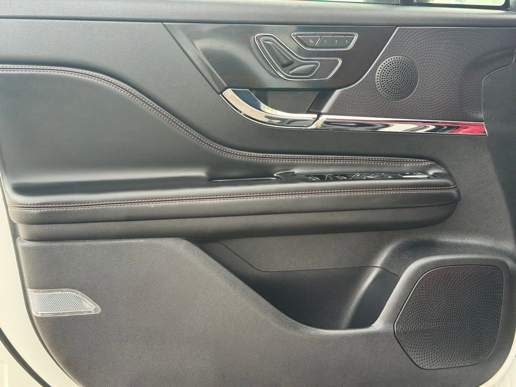 Used 2023 Lincoln Corsair Reserve w/ Equipment Group 201A image 24