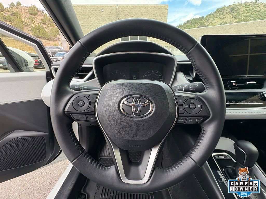 Certified 2025 Toyota Corolla SE w/ SE Package image 2