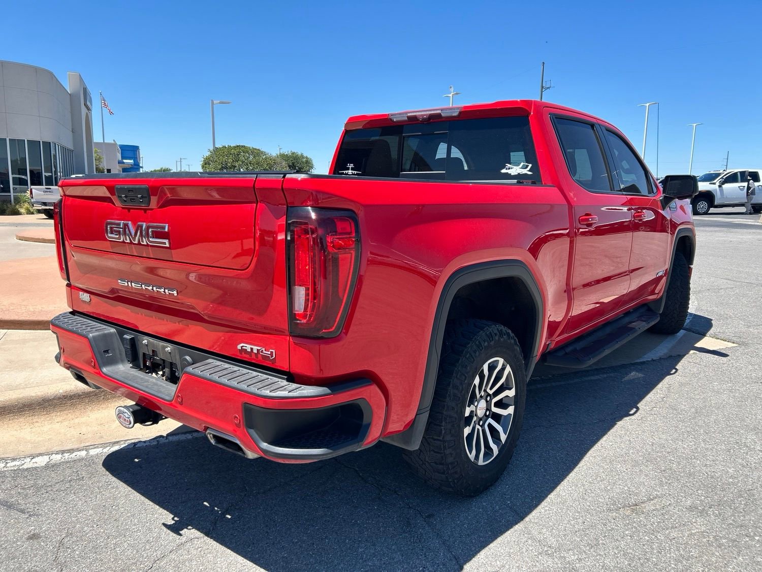 Used 2021 GMC Sierra 1500 AT4 w/ AT4 Premium Package AWD/4WD image 5