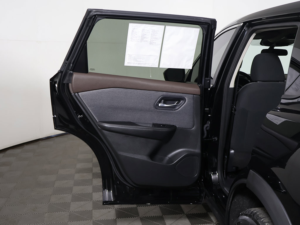 Used 2023 Nissan Rogue SV AWD/4WD image 18