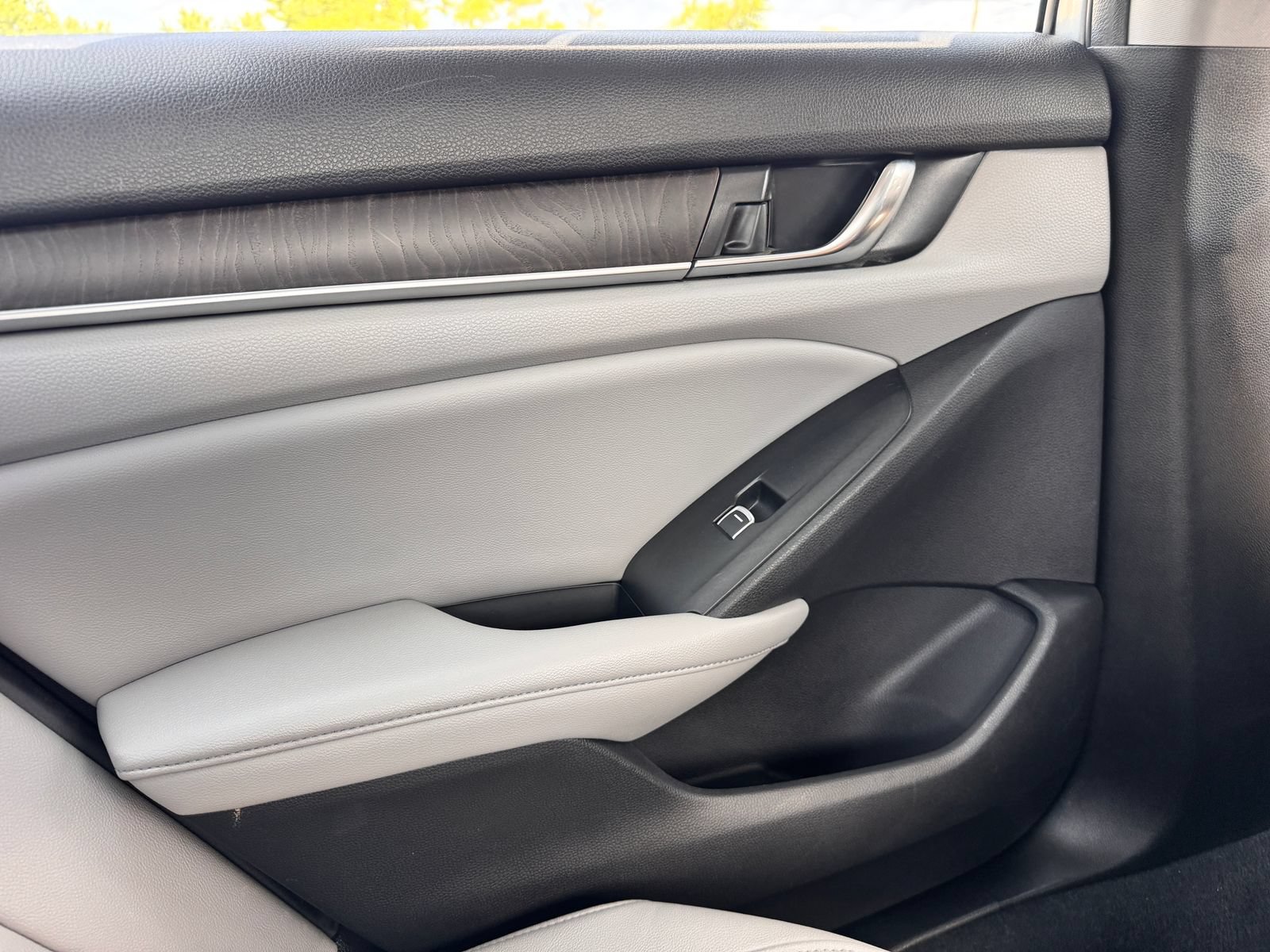 Used 2019 Honda Accord EX-L image 26