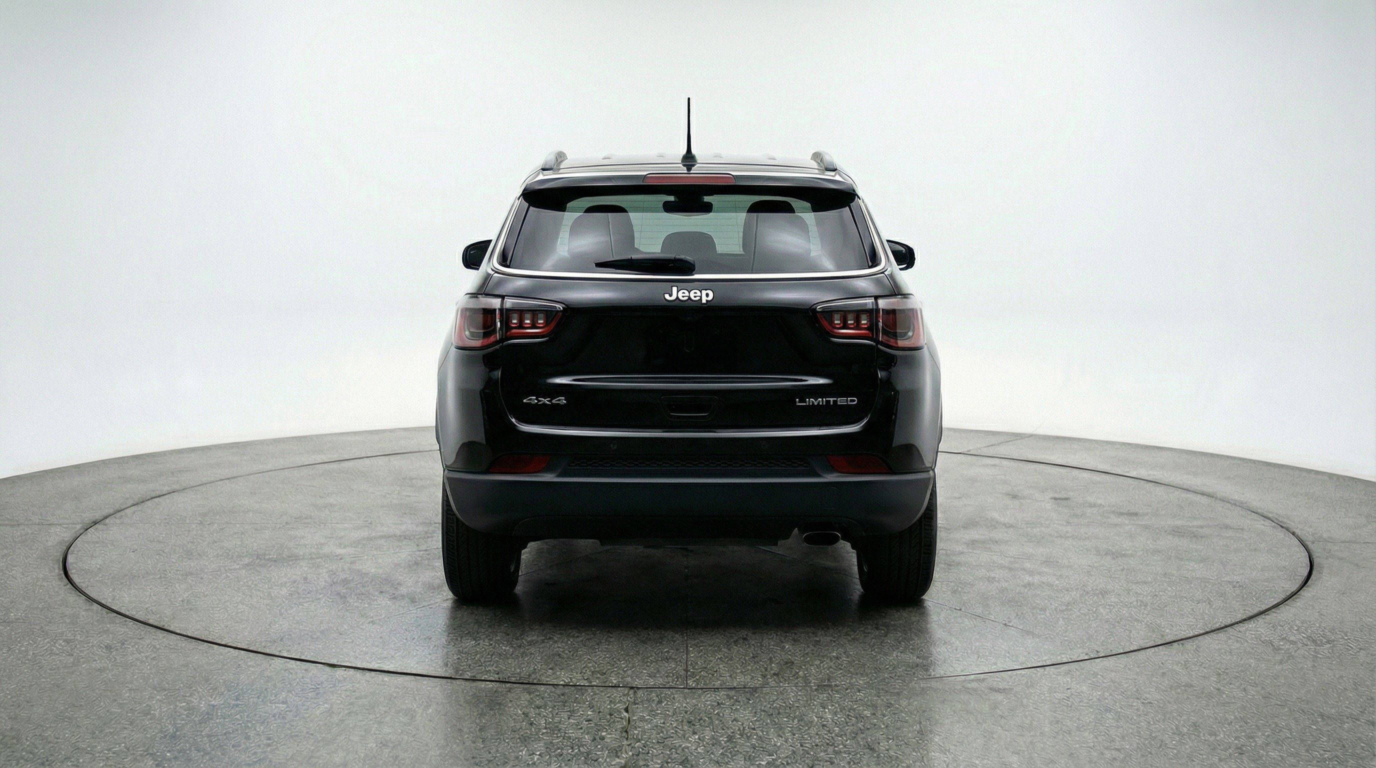 Used 2025 Jeep Compass Latitude image 7