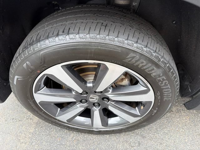 Used 2024 Honda Pilot Touring image 9