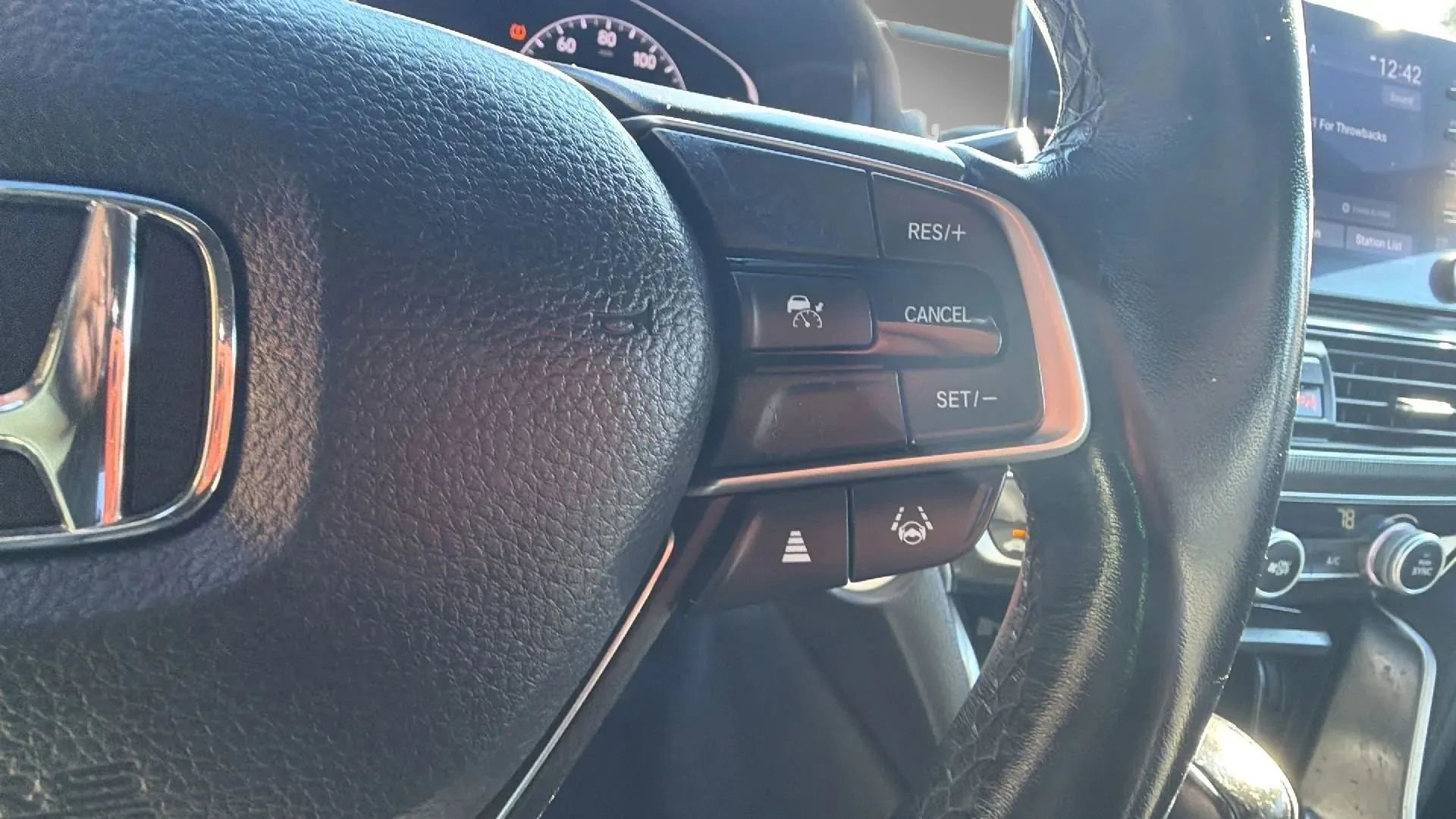 Used 2022 Honda Accord Sport image 43