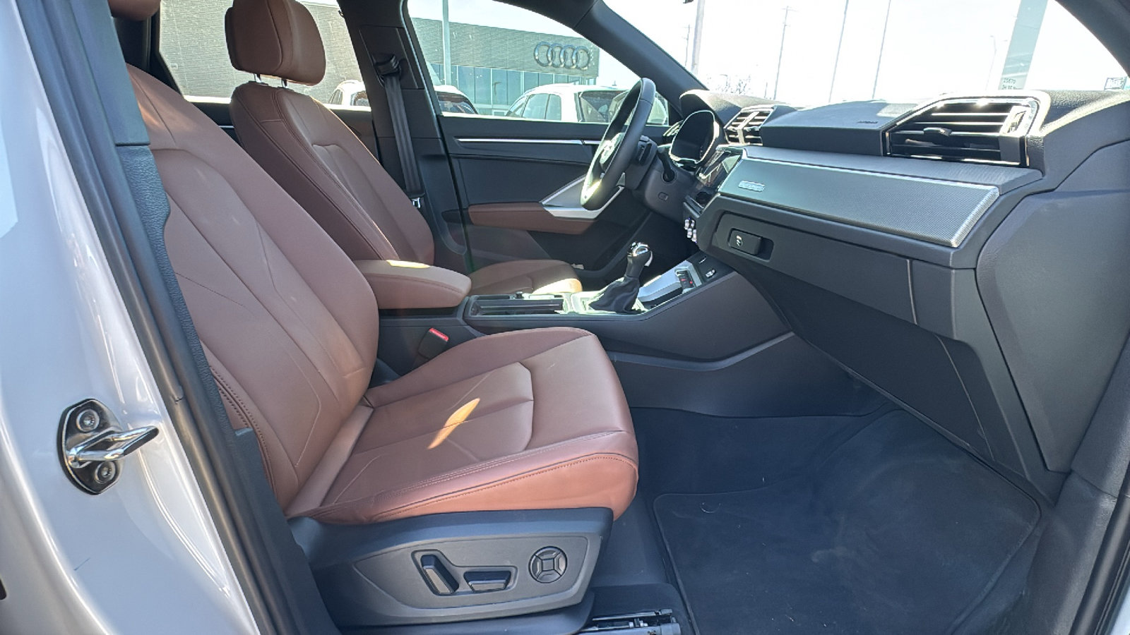 Used 2025 Audi Q3 2.0T Premium Plus w/ Premium Plus Package image 28