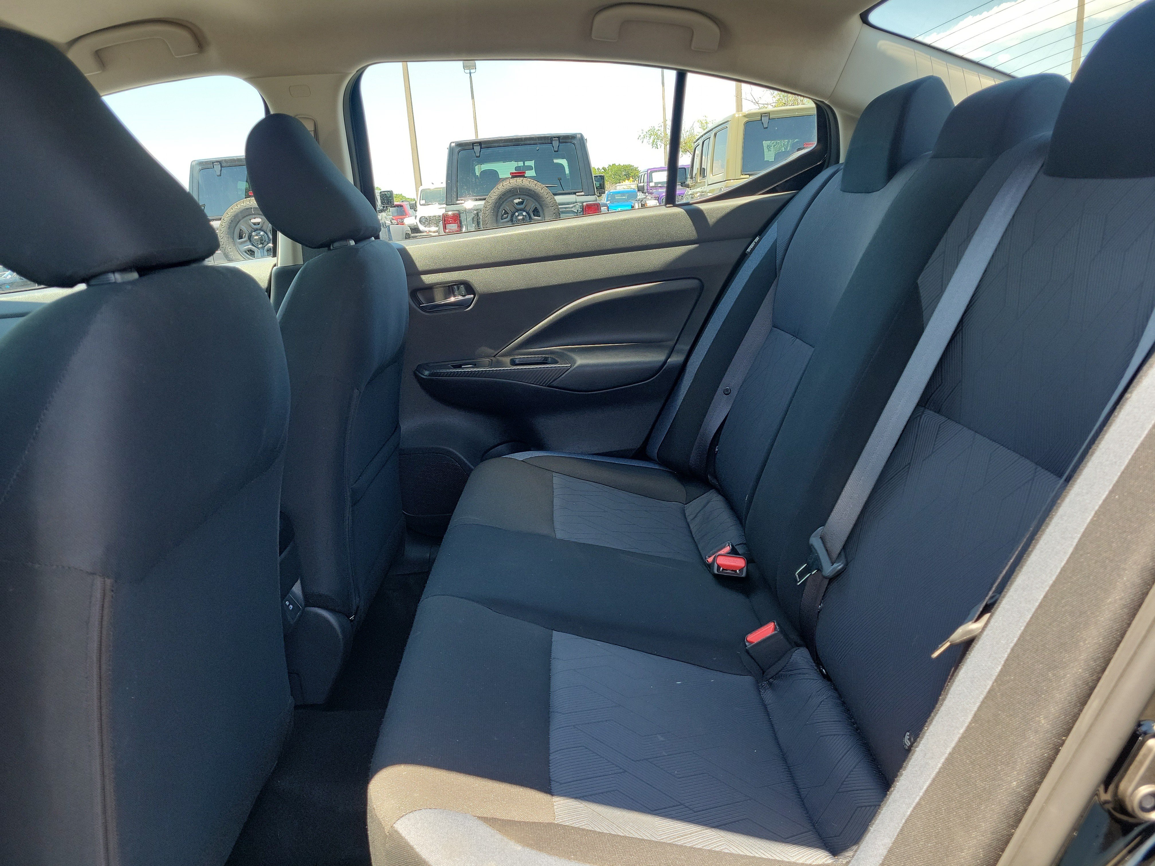 Used 2025 Nissan Versa SV FWD image 16