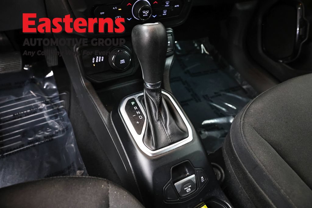 Used 2018 Jeep Renegade Altitude AWD/4WD image 13