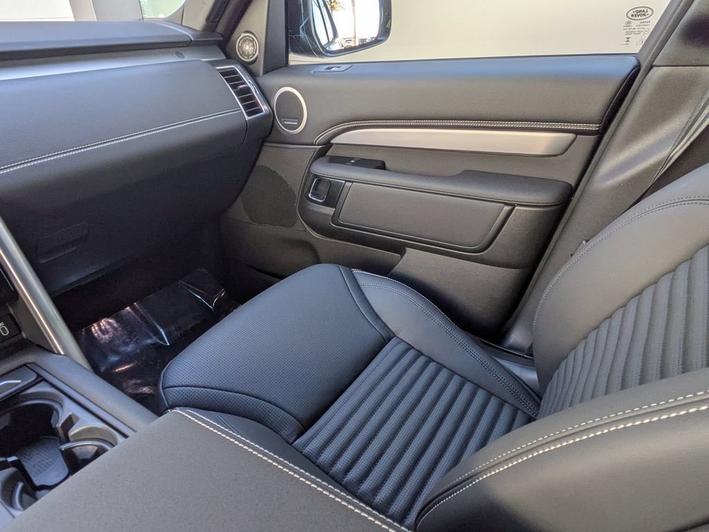 New 2026 Land Rover Discovery Limited Edition AWD/4WD image 18