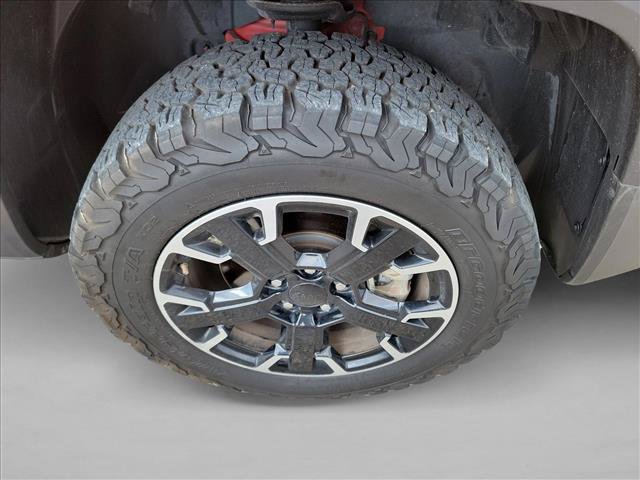 Used 2023 Jeep Renegade Latitude w/ Sun/Sound Group AWD/4WD image 10