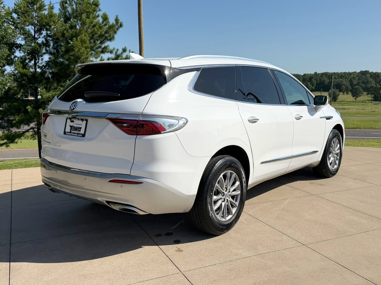Used 2023 Buick Enclave Essence w/ Trailering Package, 5000 lbs. FWD image 6