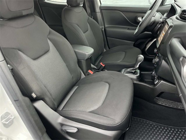 Used 2023 Jeep Renegade Latitude image 28