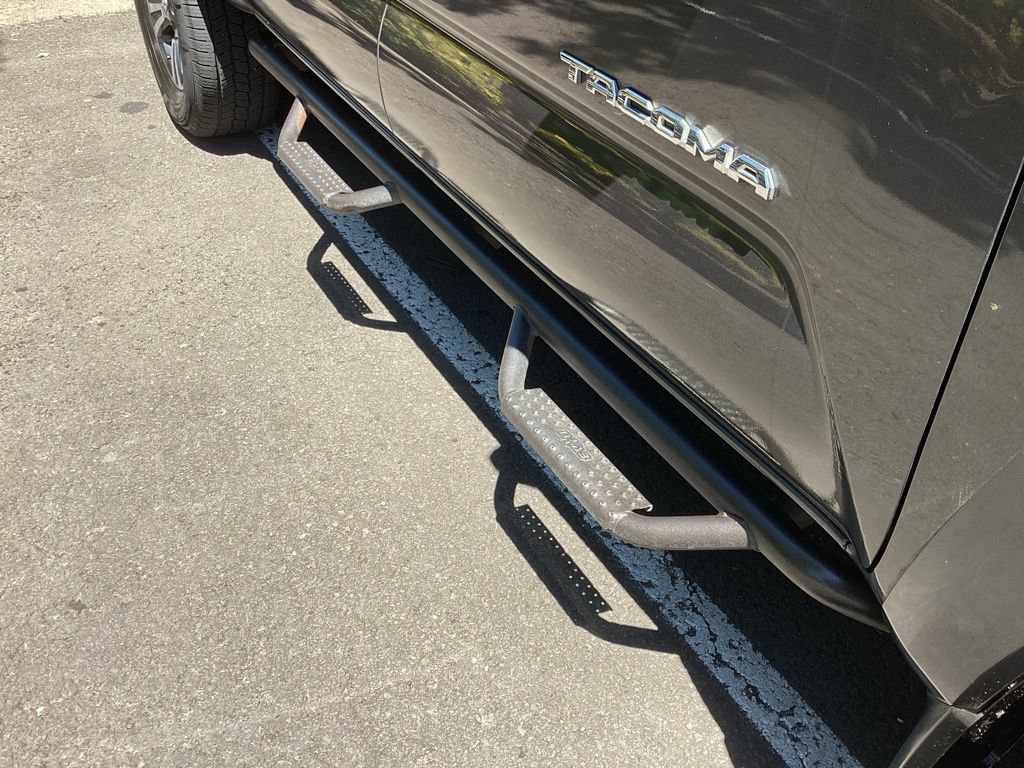 Used 2019 Toyota Tacoma TRD Sport w/ Technology Package AWD/4WD image 9
