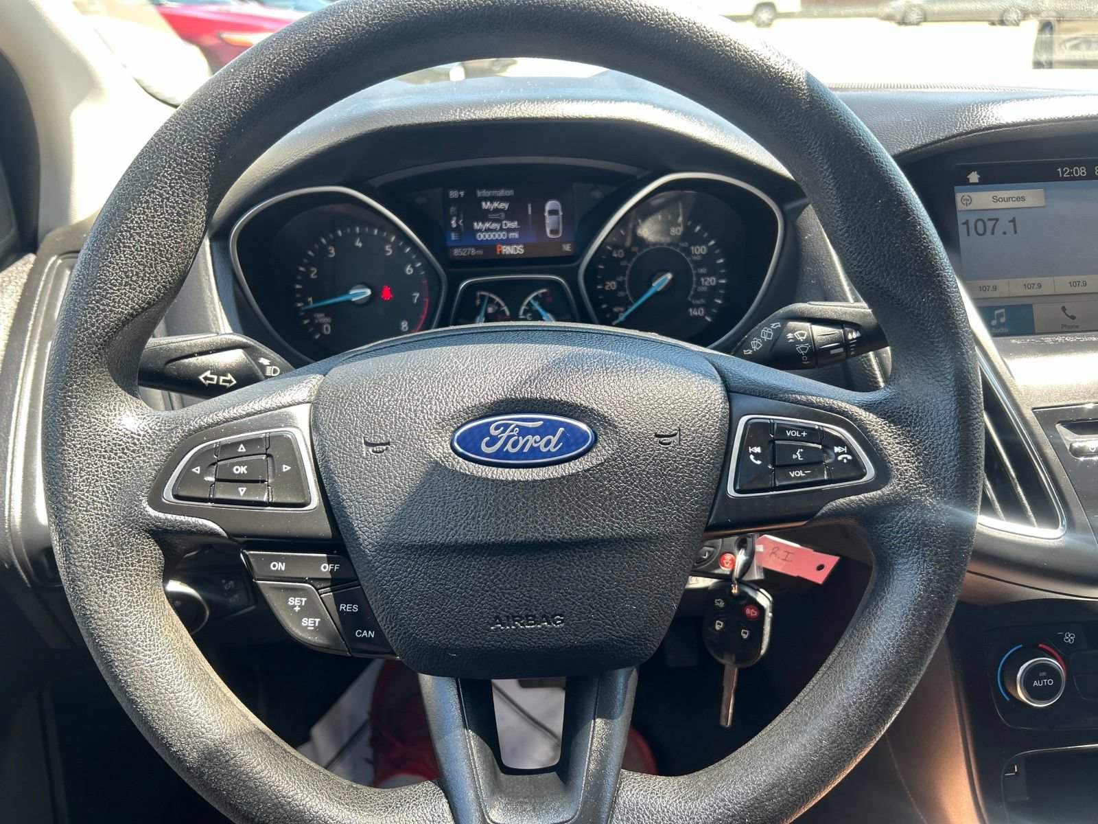 Used 2017 Ford Focus SEL FWD image 21