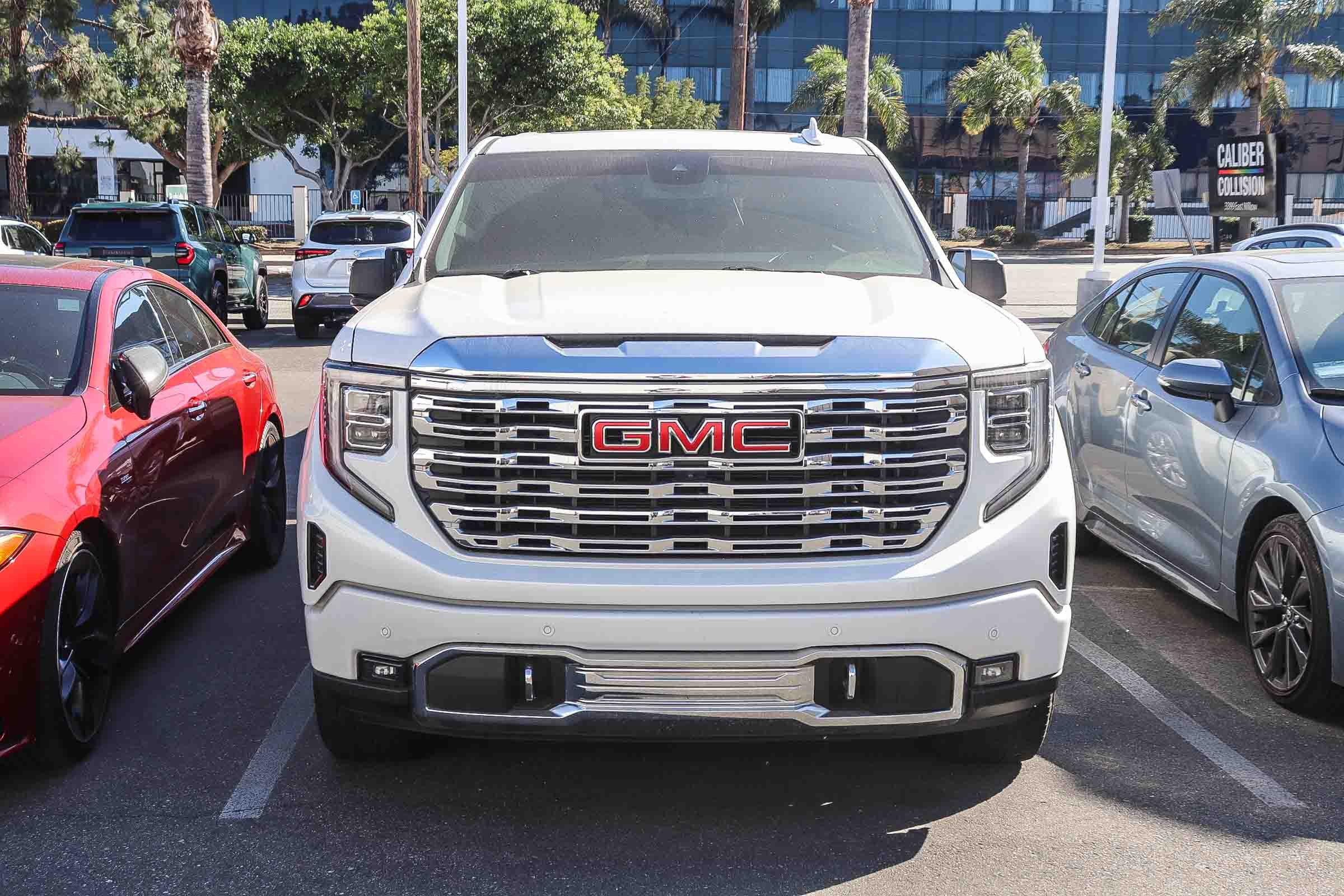 Used 2022 GMC Sierra 1500 Denali image 2