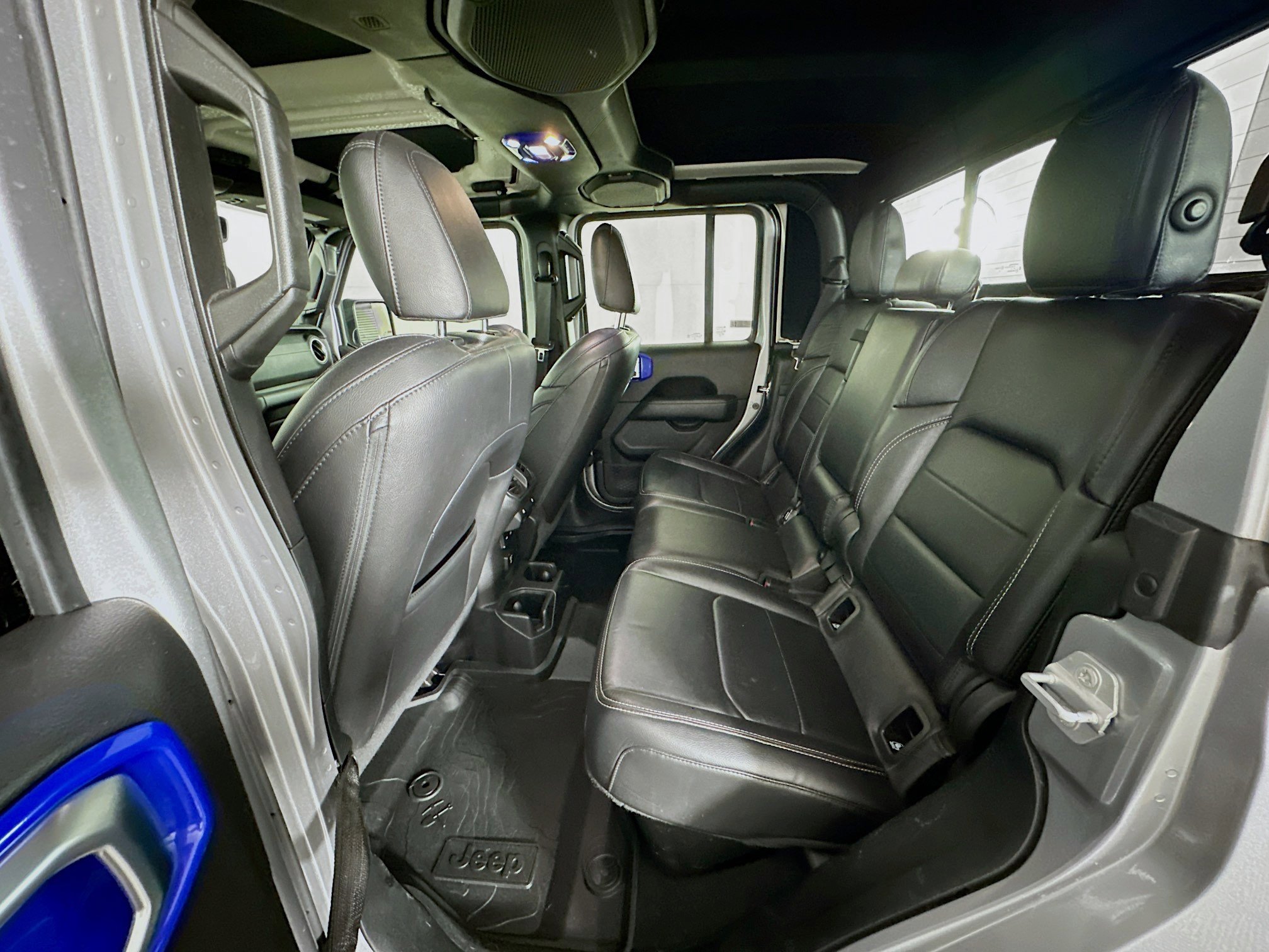 Used 2020 Jeep Gladiator Overland image 27