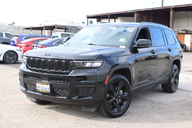 Used 2023 Jeep Grand Cherokee L Laredo RWD image 8