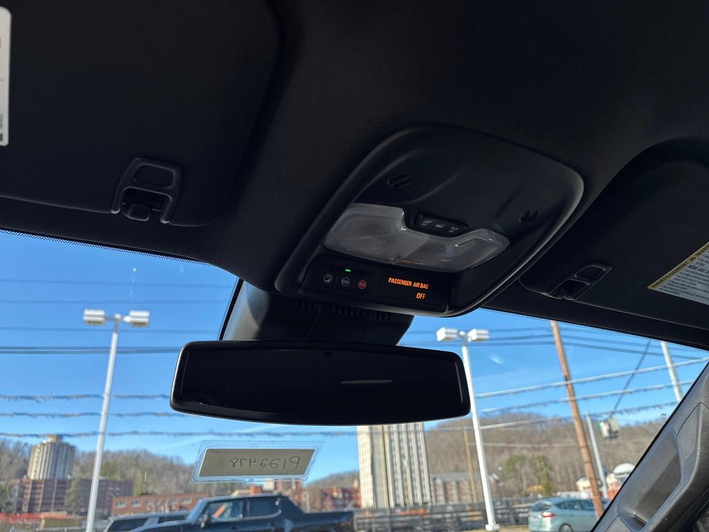 Used 2024 Chevrolet Colorado Z71 w/ Z71 Convenience Package 2 image 22