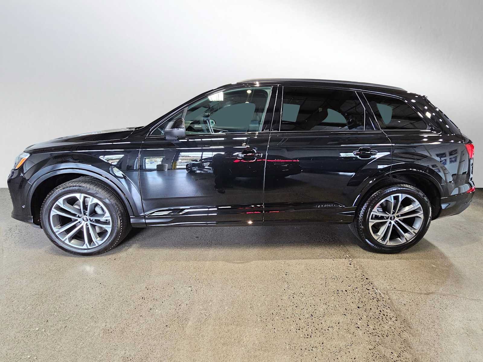 New 2026 Audi Q7 2.0T Premium AWD/4WD image 4