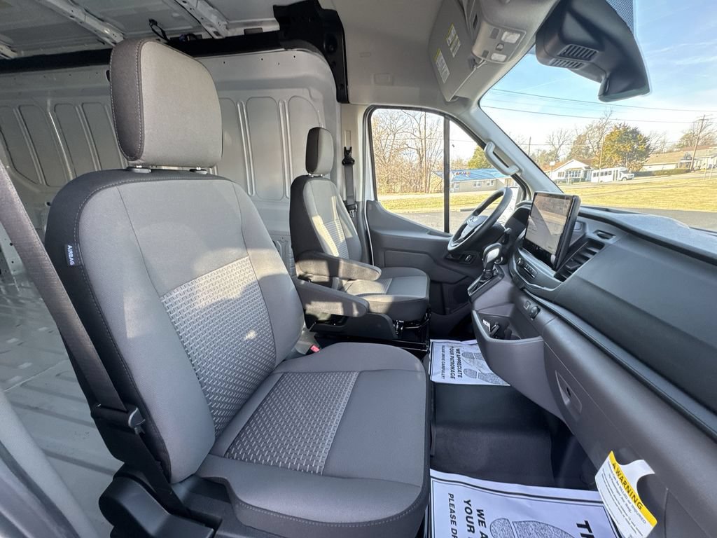New 2026 Ford Transit 250 148 Medium Roof RWD image 24