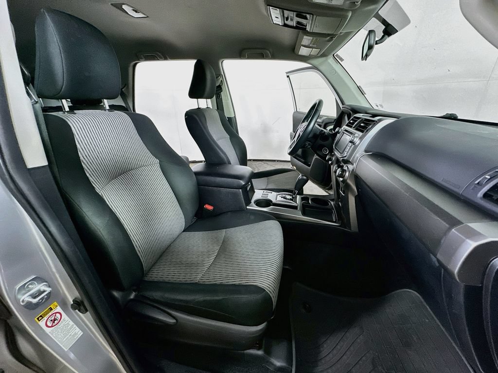 Used 2016 Toyota 4Runner SR5 RWD image 11