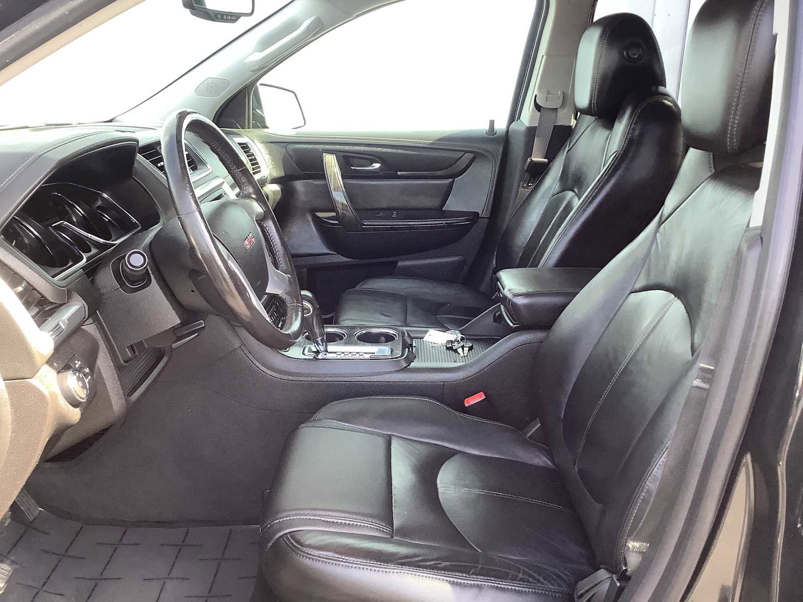 Used 2015 GMC Acadia SLT image 2