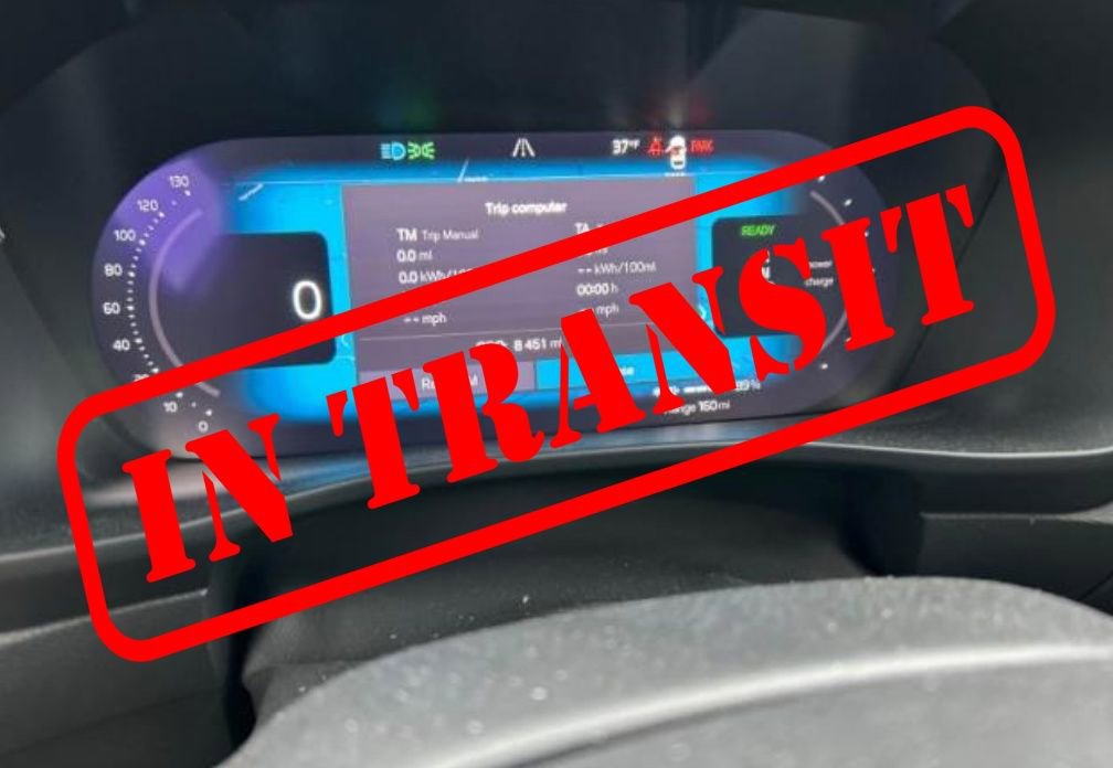 Used 2023 Volvo C40 P8 Recharge Plus w/ Climate Package image 5