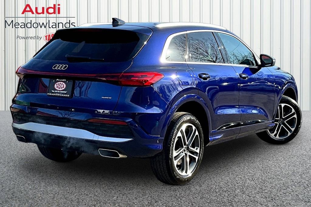 Used 2025 Audi Q5 Premium w/ Convenience Package image 6