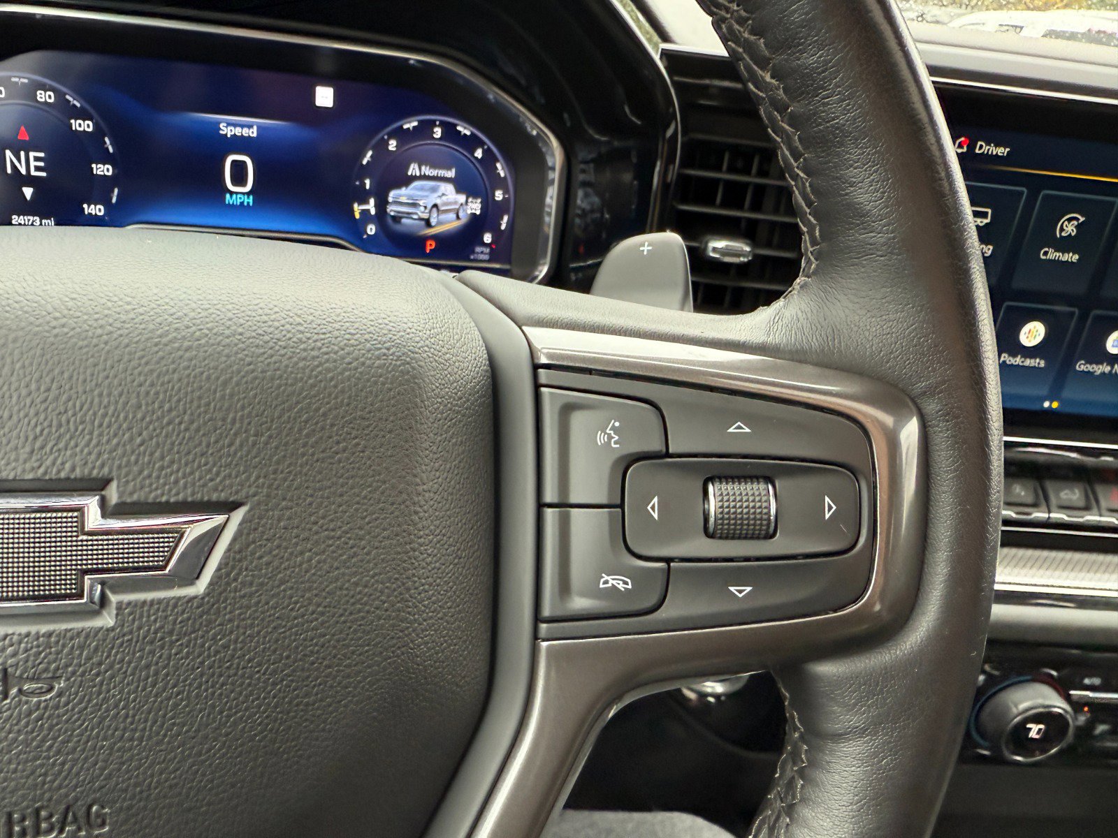 Used 2022 Chevrolet Silverado 1500 ZR2 w/ Technology Package image 30