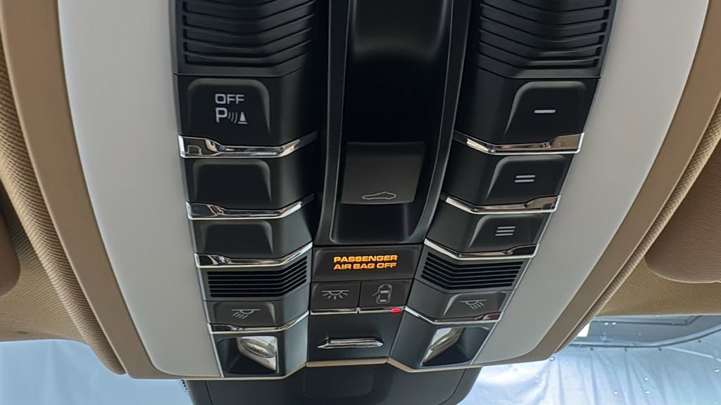 Used 2011 Porsche Panamera 4 image 31