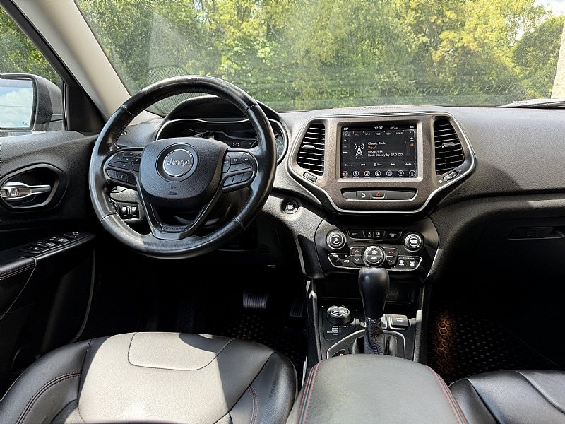 Used 2019 Jeep Cherokee Trailhawk w/ Cold Weather Group AWD/4WD image 11