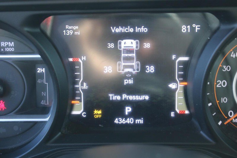 Used 2024 Jeep Wrangler Unlimited Rubicon AWD/4WD image 19