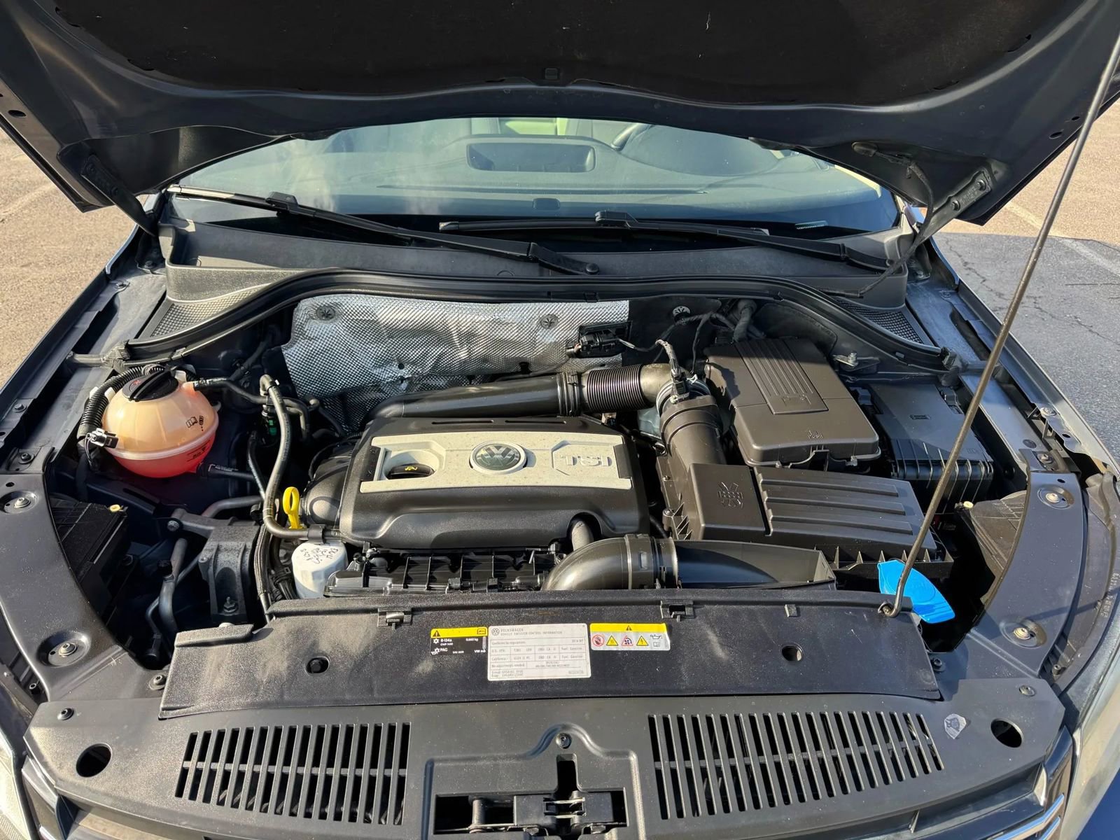 Used 2016 Volkswagen Tiguan SE image 37