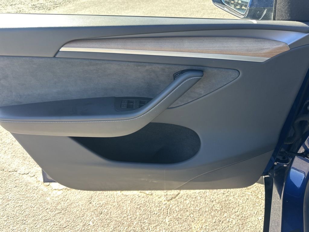 Used 2024 Tesla Model Y Long Range image 26