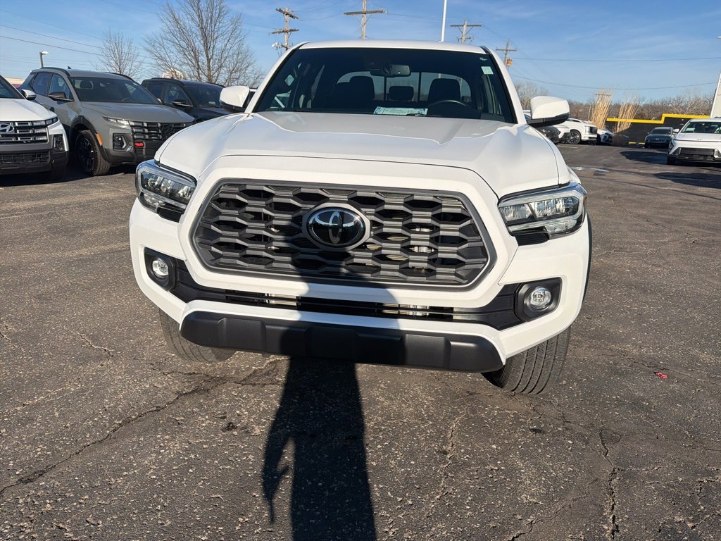 Used 2023 Toyota Tacoma TRD Off-Road image 2