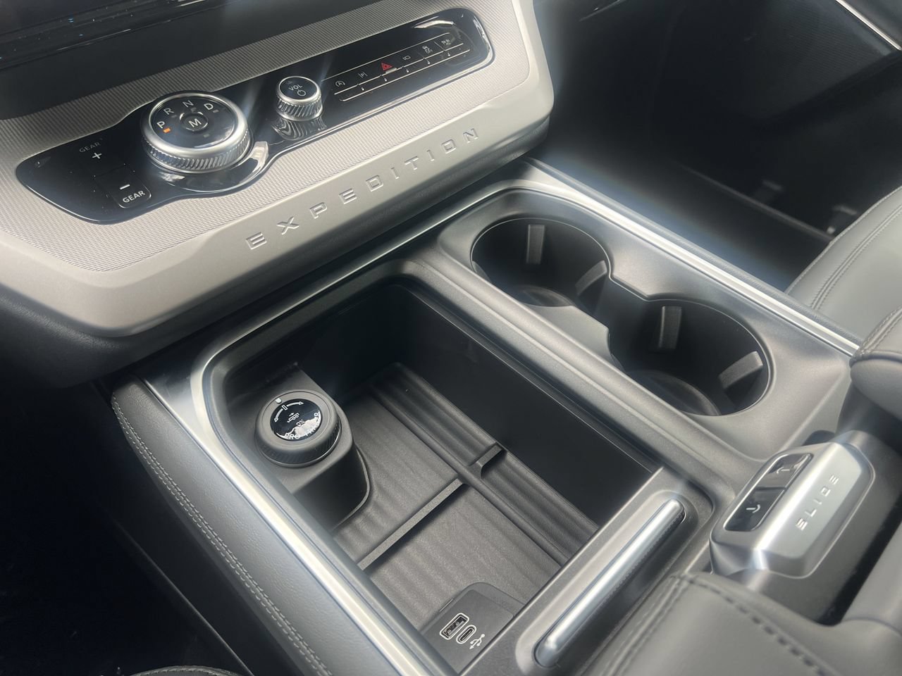 New 2027 Ford Expedition Active RWD image 7